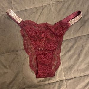 Maroon Brazilian/slip